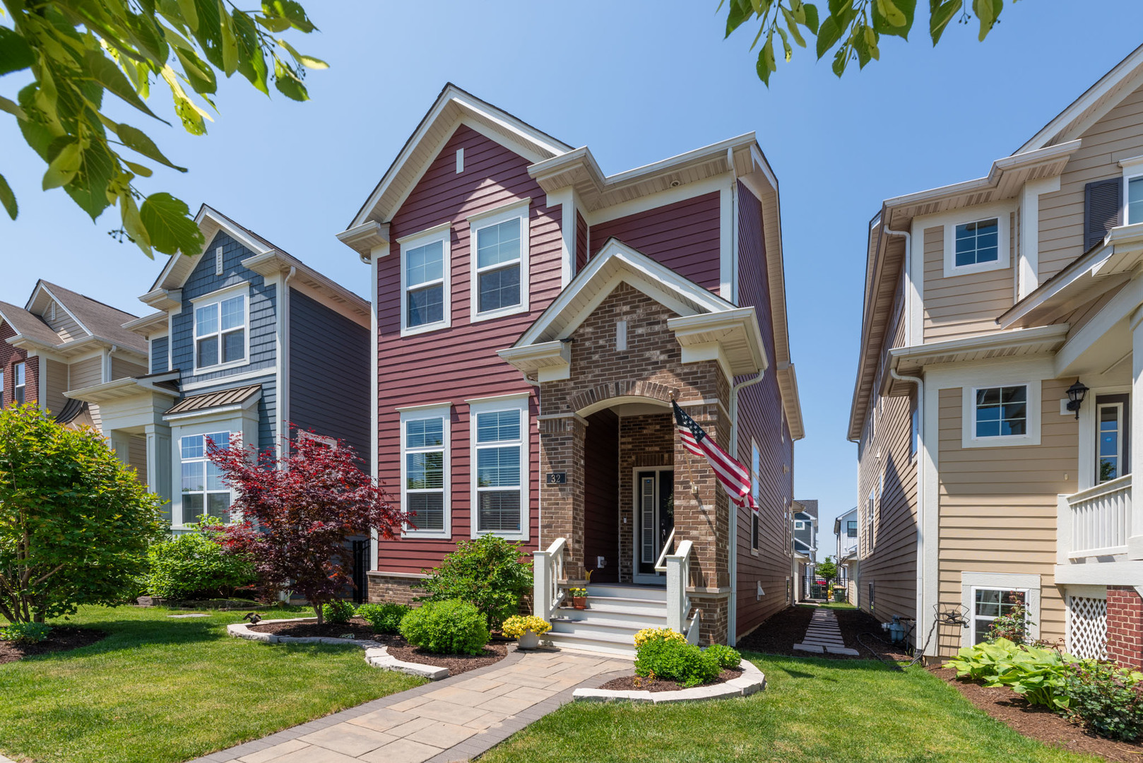32 N Lincoln Lane, Arlington Heights, IL 60004