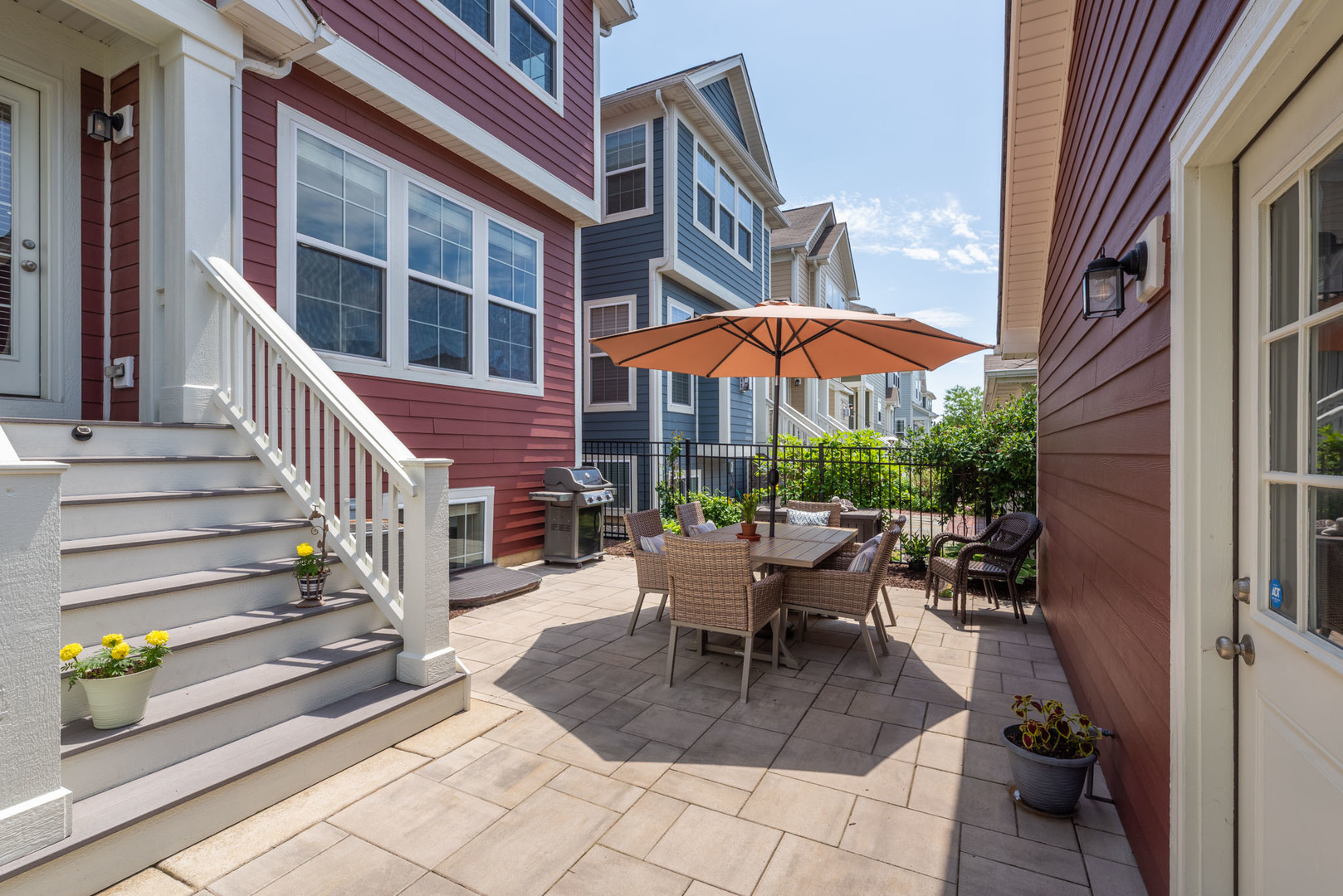 32 N Lincoln Lane, Arlington Heights, IL 60004