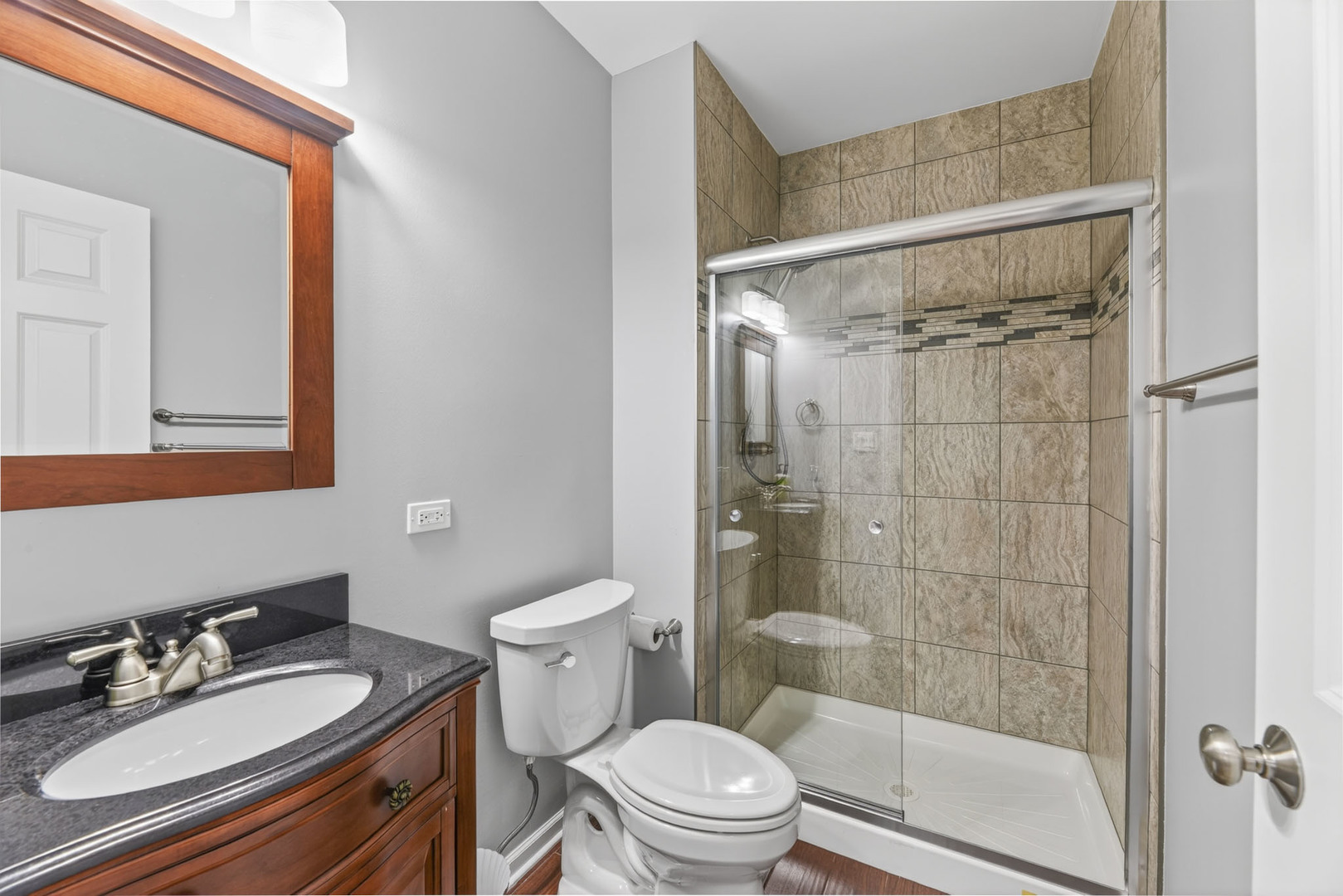 32 N Lincoln Lane, Arlington Heights, IL 60004
