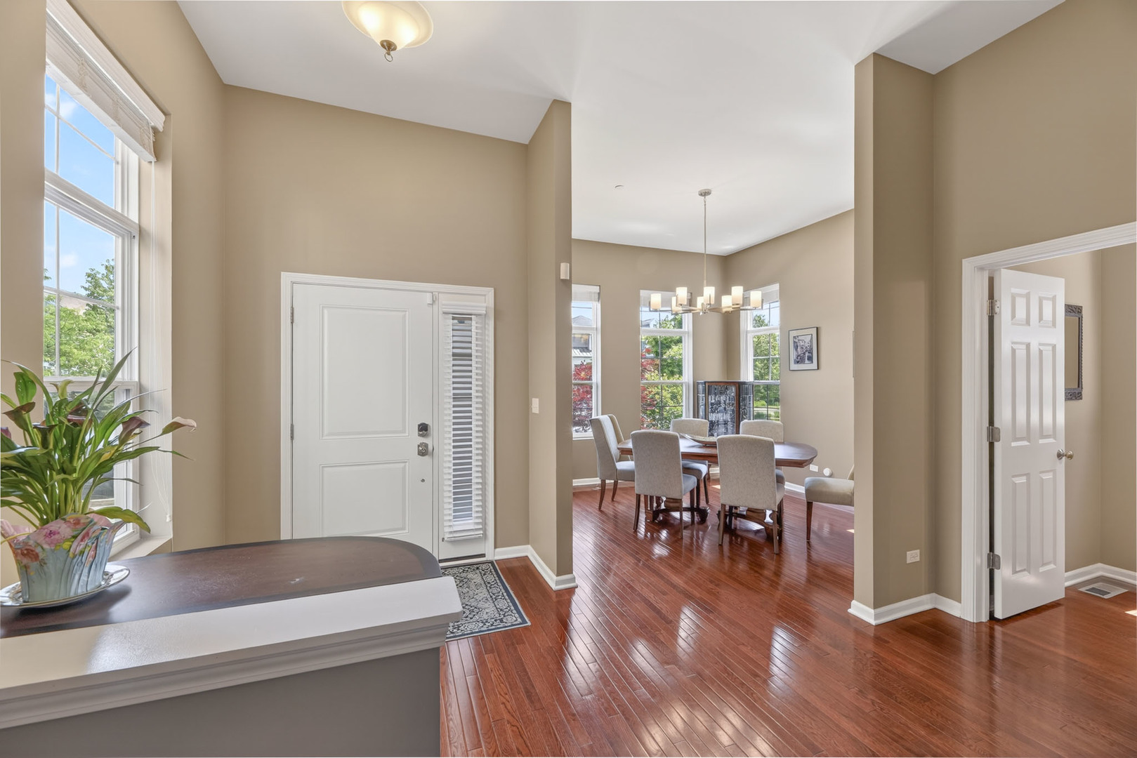 32 N Lincoln Lane, Arlington Heights, IL 60004