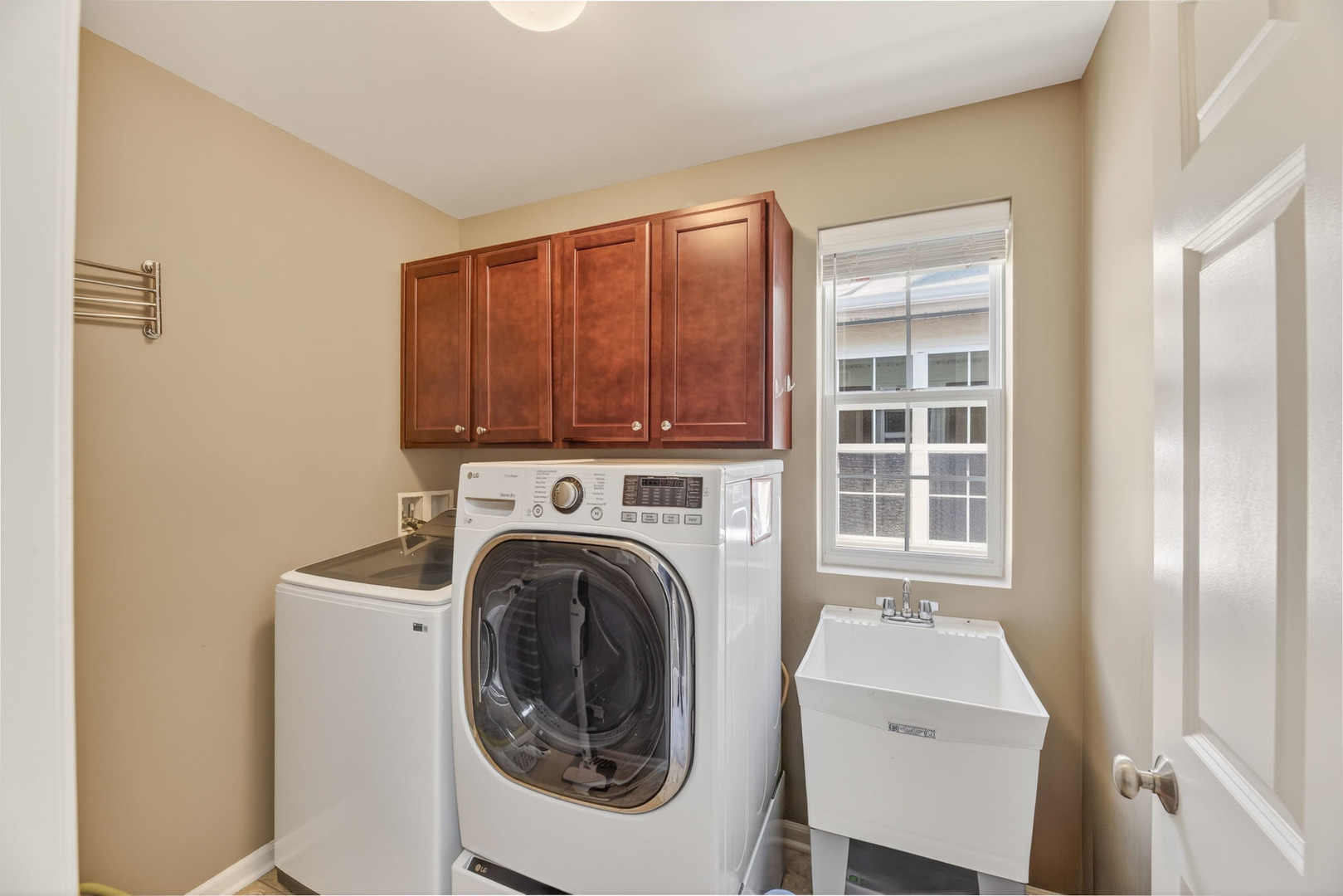 32 N Lincoln Lane, Arlington Heights, IL 60004