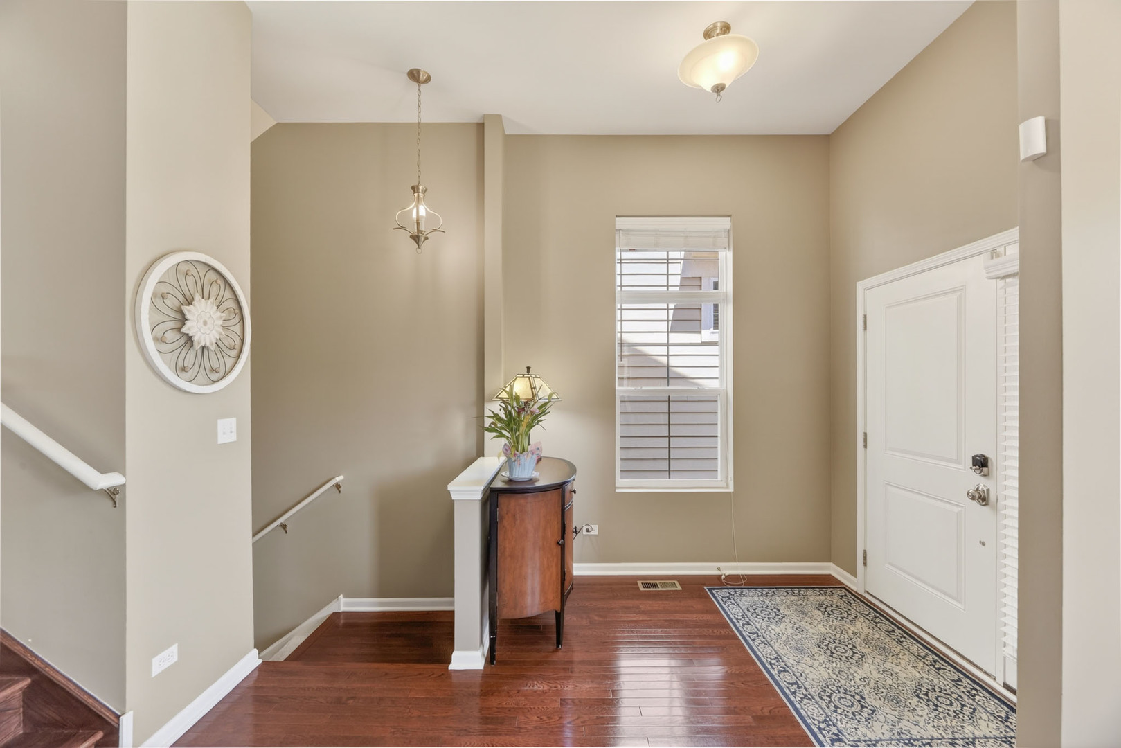 32 N Lincoln Lane, Arlington Heights, IL 60004