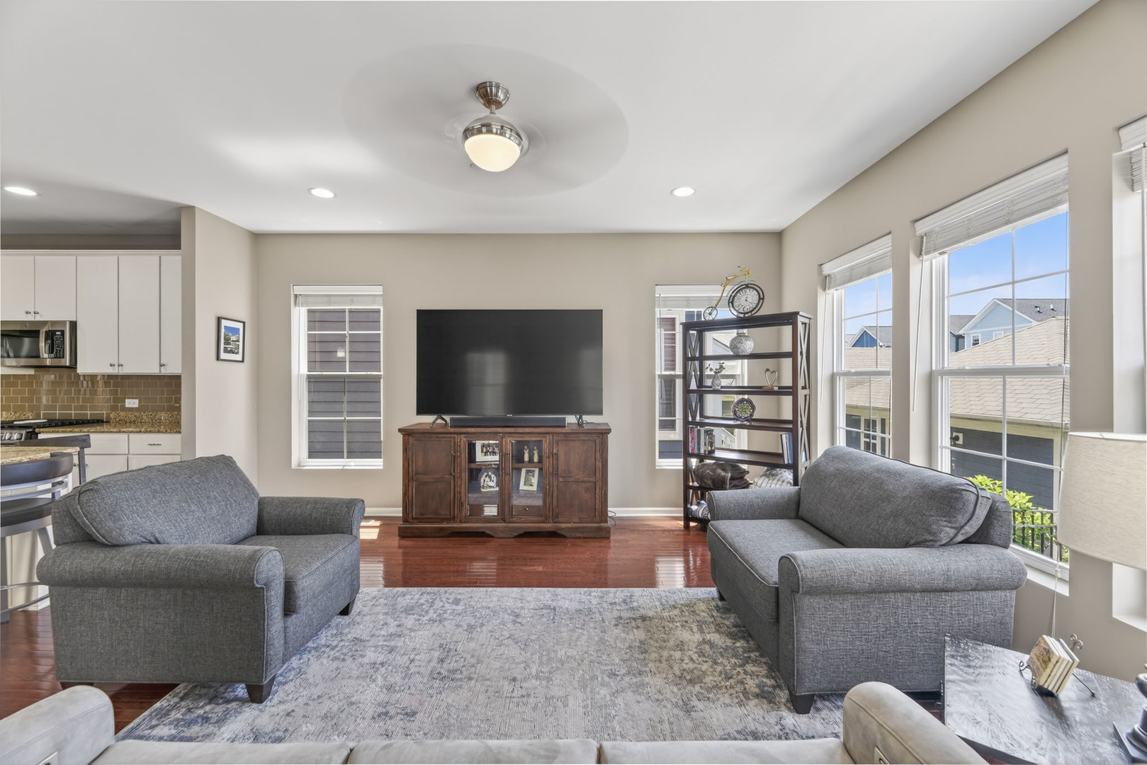 32 N Lincoln Lane, Arlington Heights, IL 60004