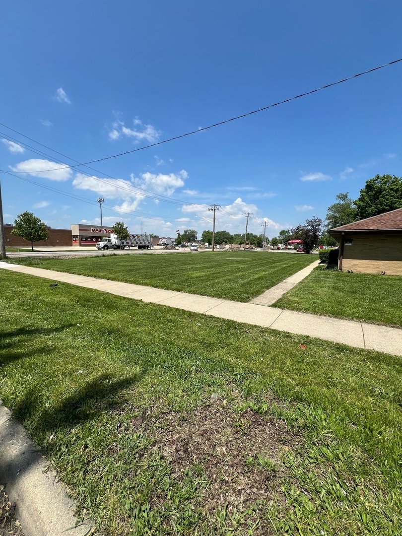 3298 7th Street, Park City, IL 60085
