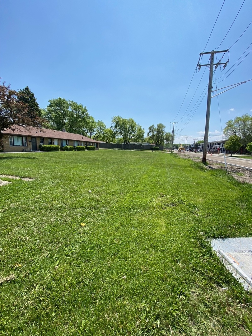 3298 7th Street, Park City, IL 60085