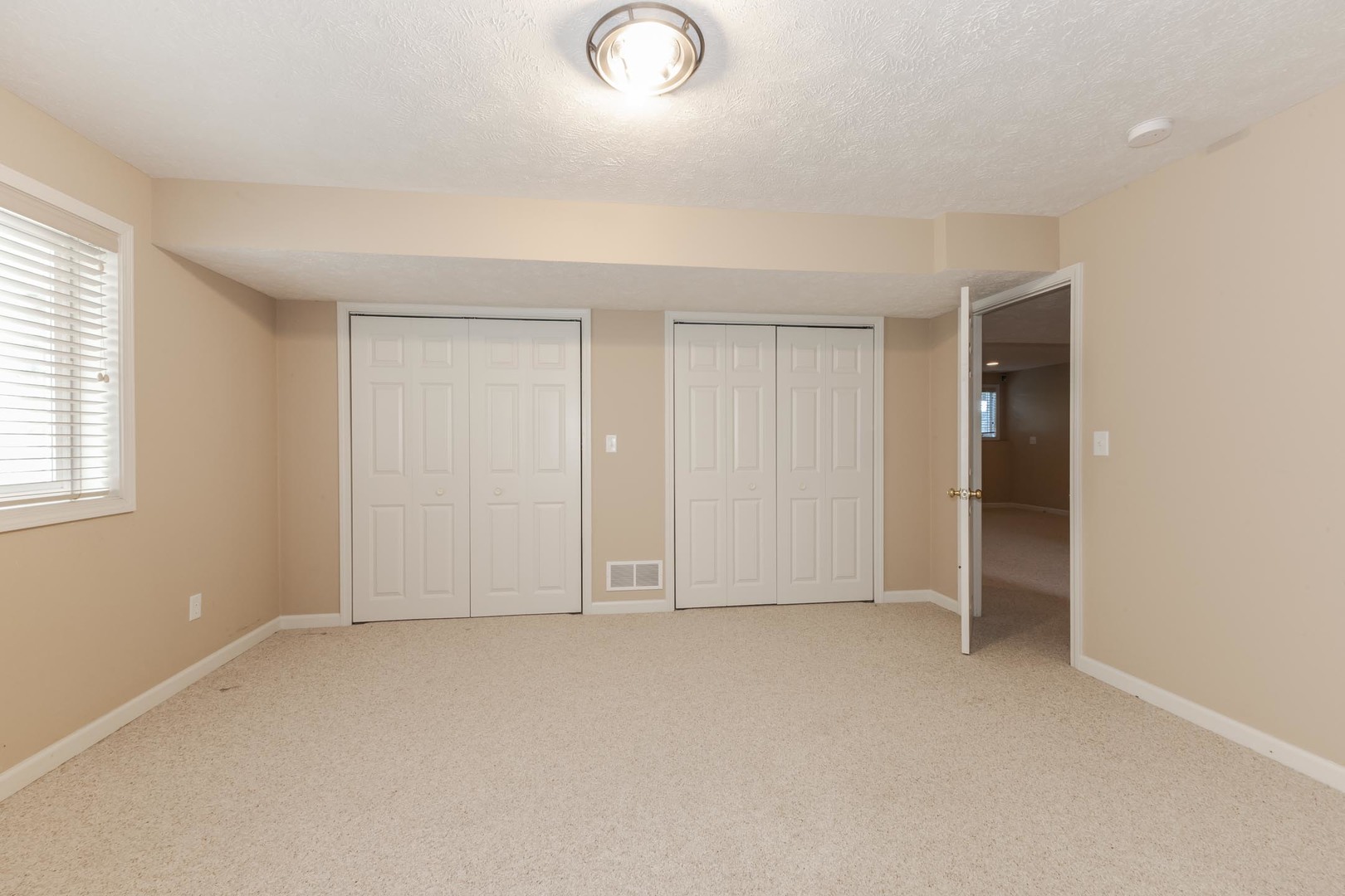 2004 Withers Lane, Bloomington, IL 61704