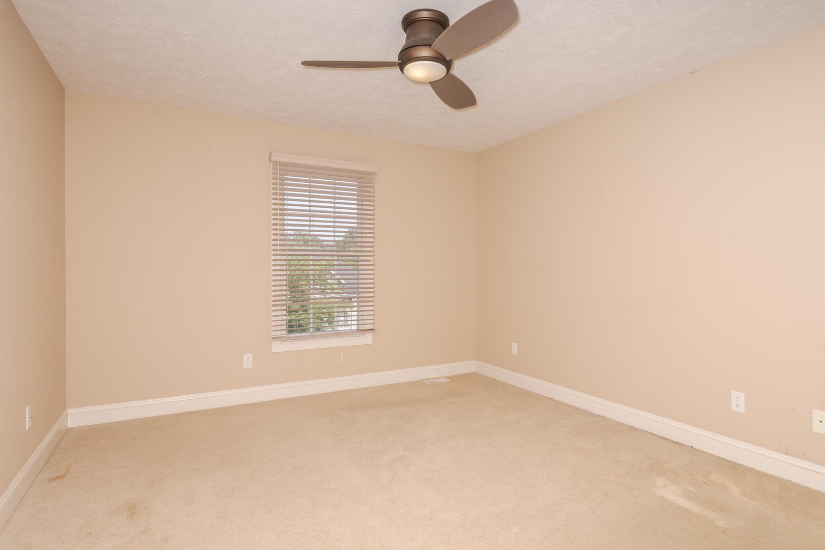 2004 Withers Lane, Bloomington, IL 61704