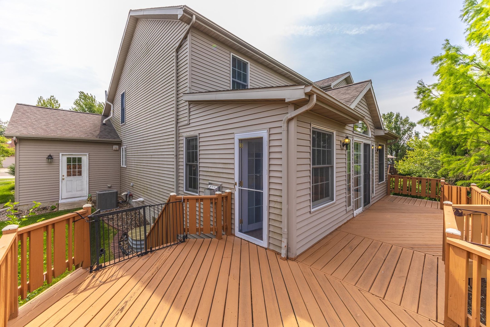 2004 Withers Lane, Bloomington, IL 61704