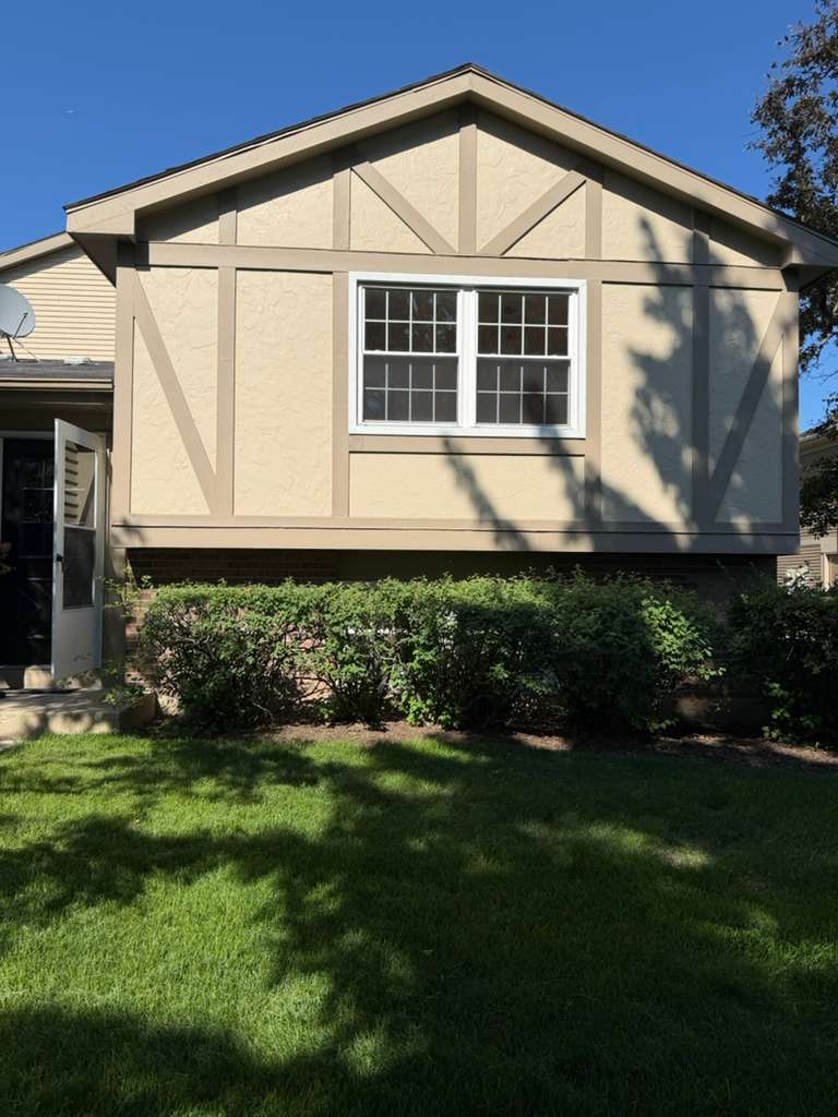 136 Brookwood Court, Vernon Hills, IL 60061