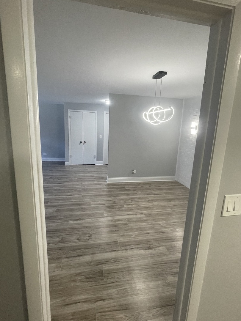 121 S Spruce Avenue #103, Wood Dale, IL 60191