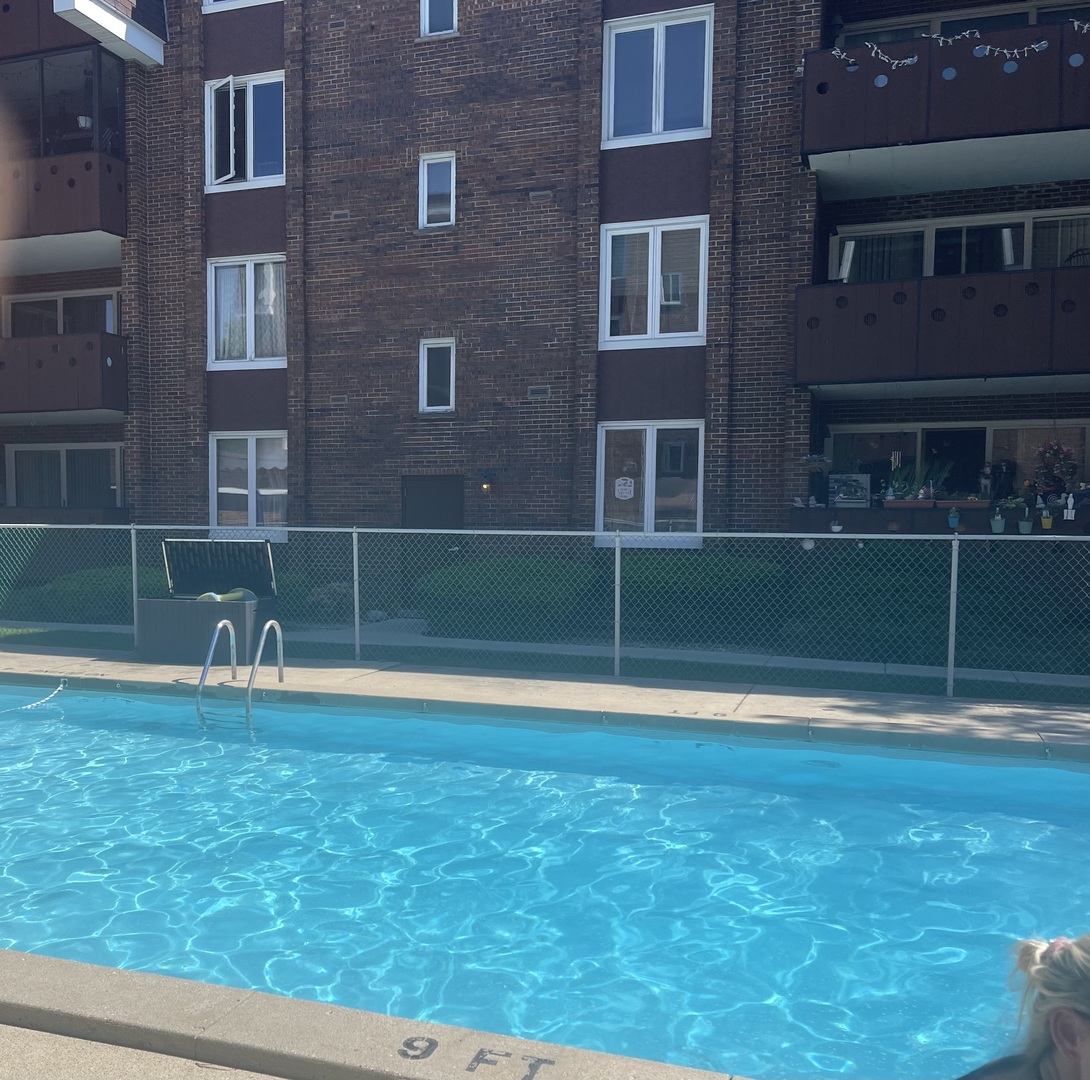 121 S Spruce Avenue #103, Wood Dale, IL 60191