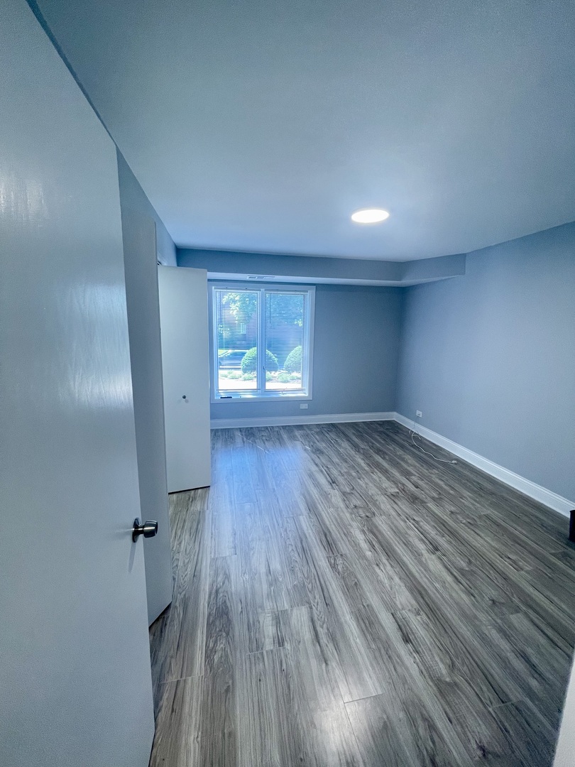 121 S Spruce Avenue #103, Wood Dale, IL 60191