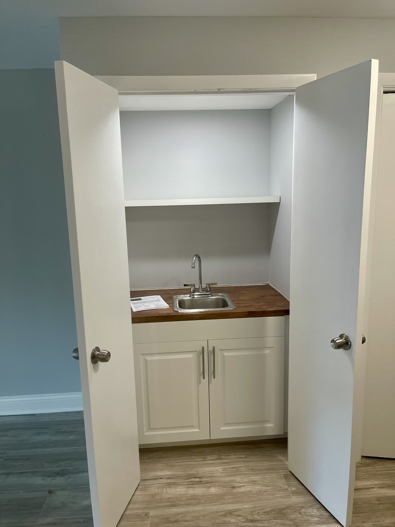 121 S Spruce Avenue #103, Wood Dale, IL 60191