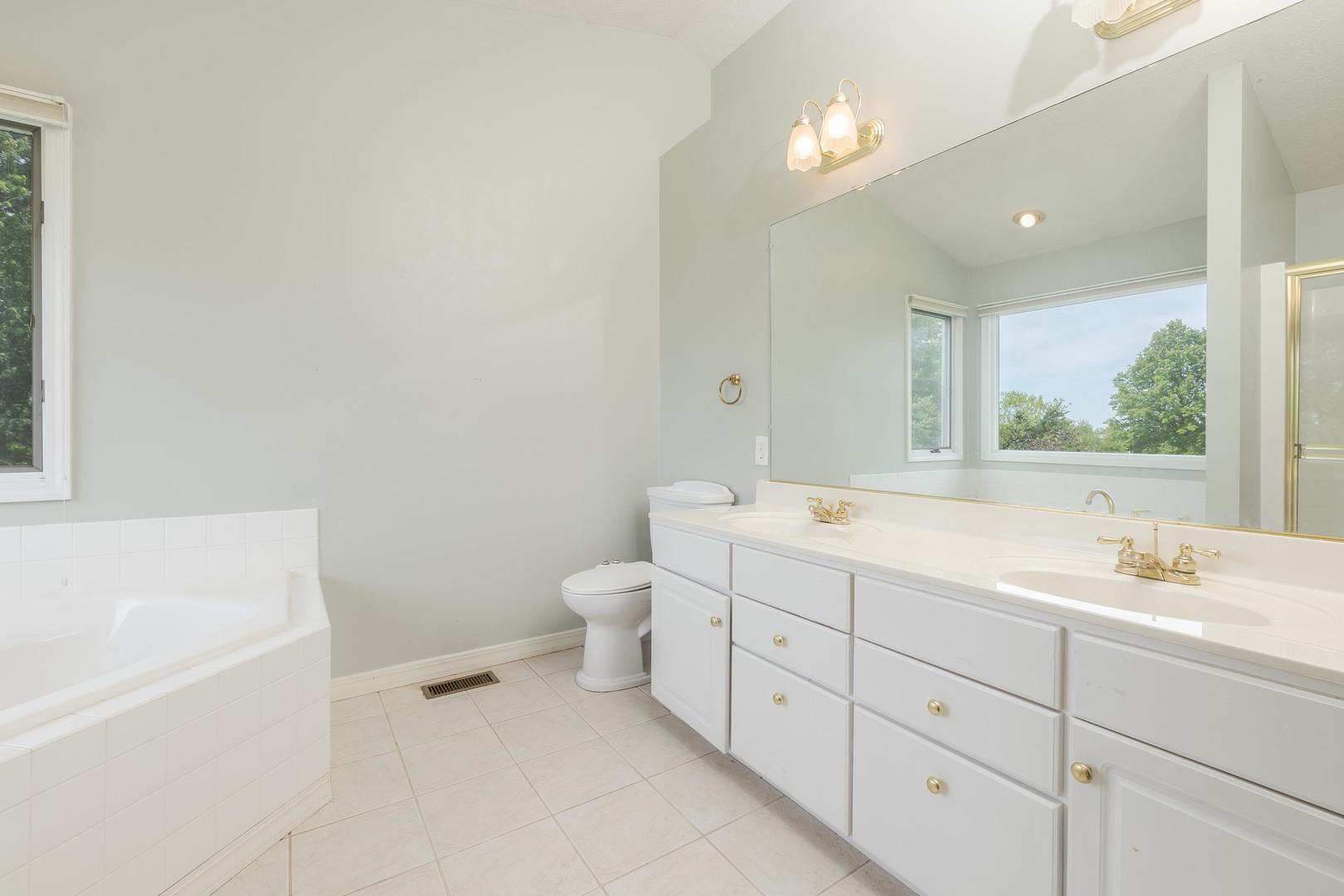 1102 Tanger Cc Court, Normal, IL 61761