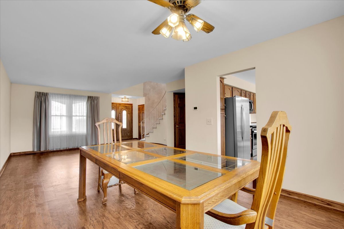 305 Abbey Lane, Vernon Hills, IL 60061