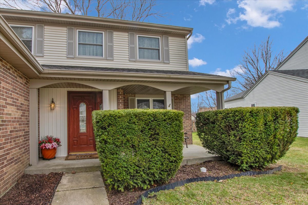 305 Abbey Lane, Vernon Hills, IL 60061