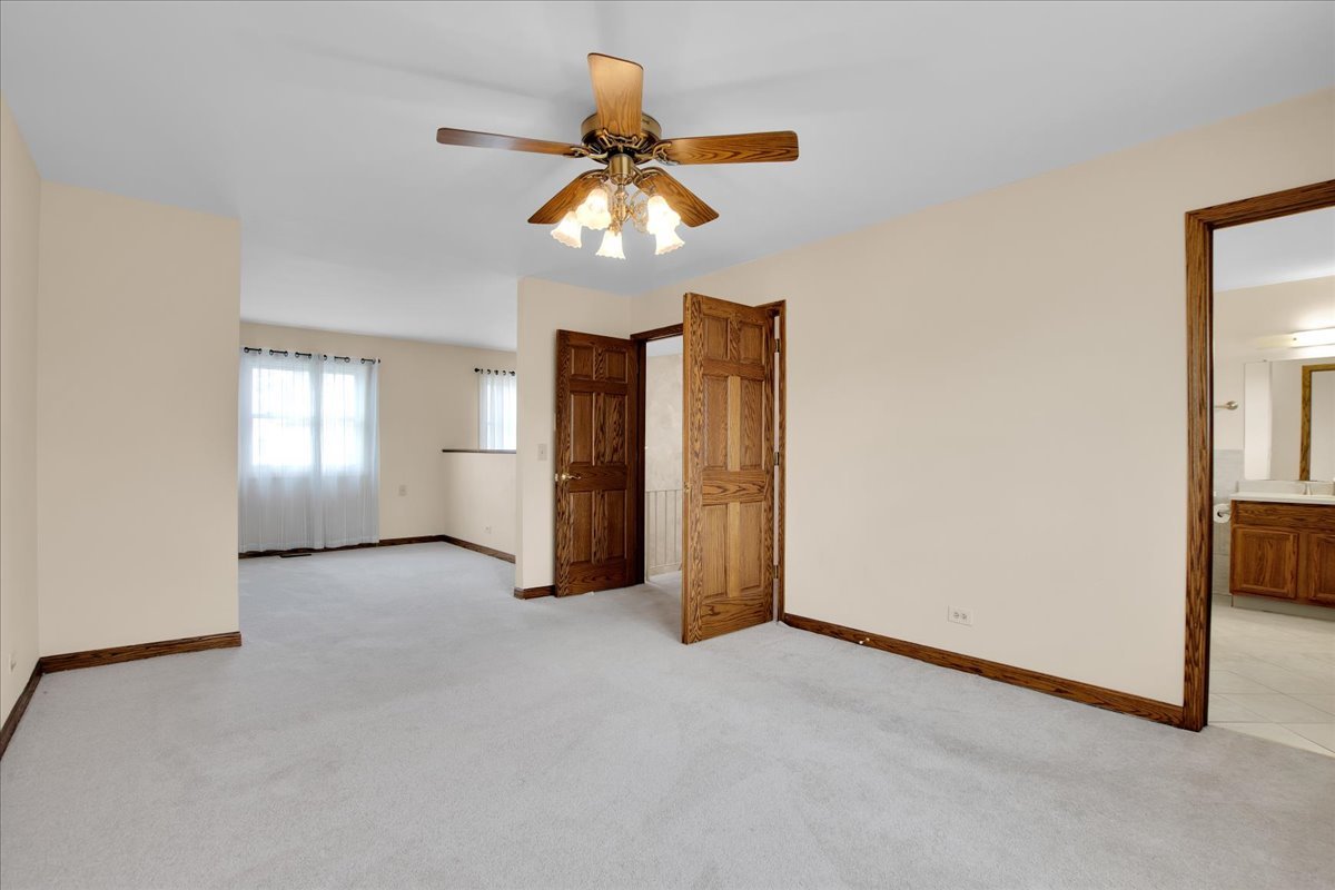 305 Abbey Lane, Vernon Hills, IL 60061