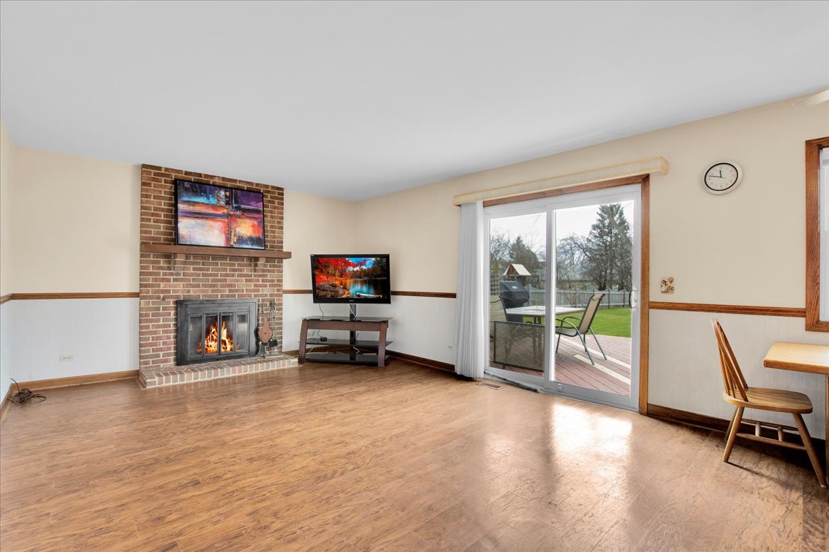 305 Abbey Lane, Vernon Hills, IL 60061