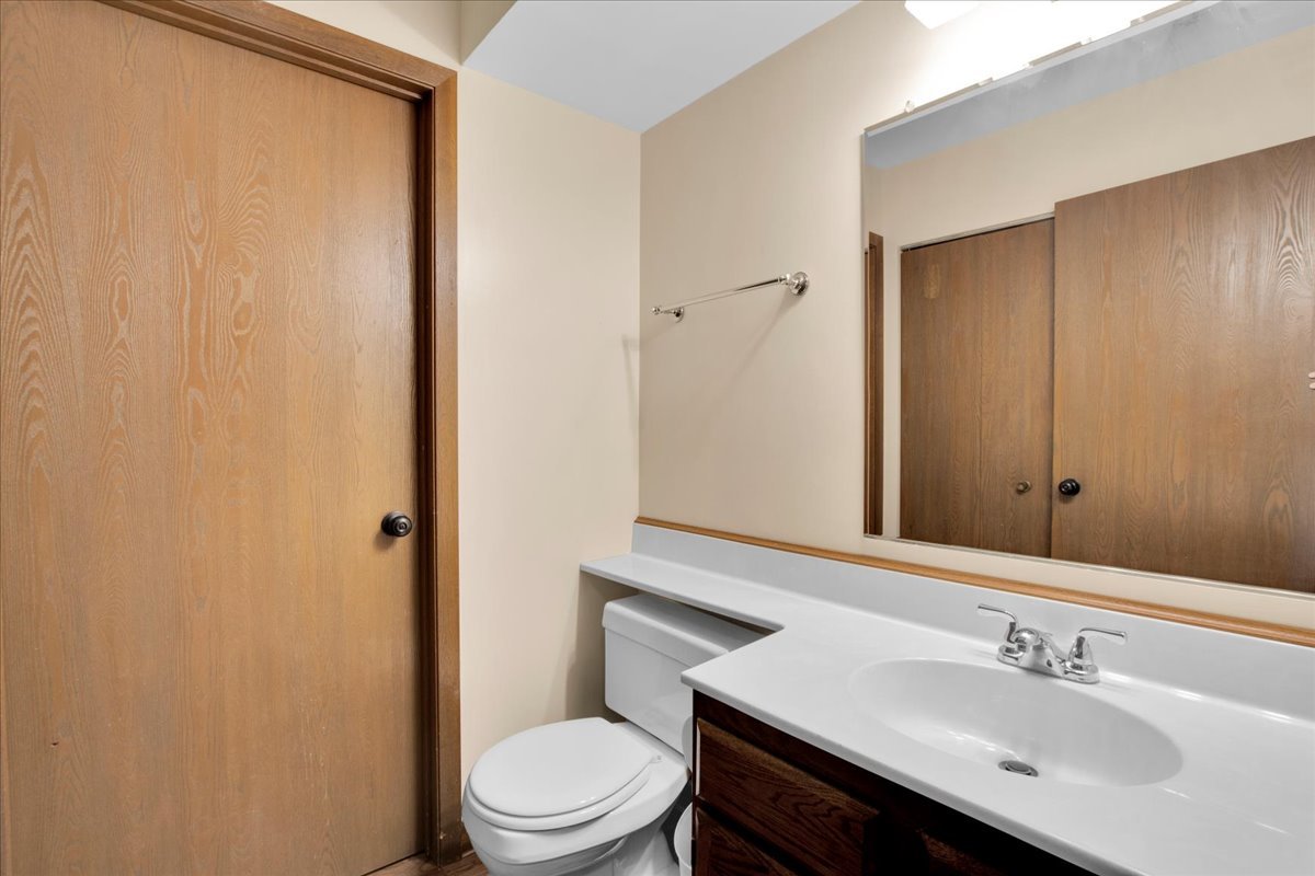 305 Abbey Lane, Vernon Hills, IL 60061