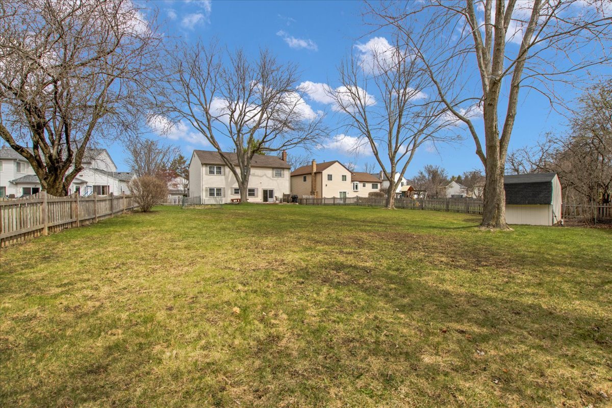 305 Abbey Lane, Vernon Hills, IL 60061