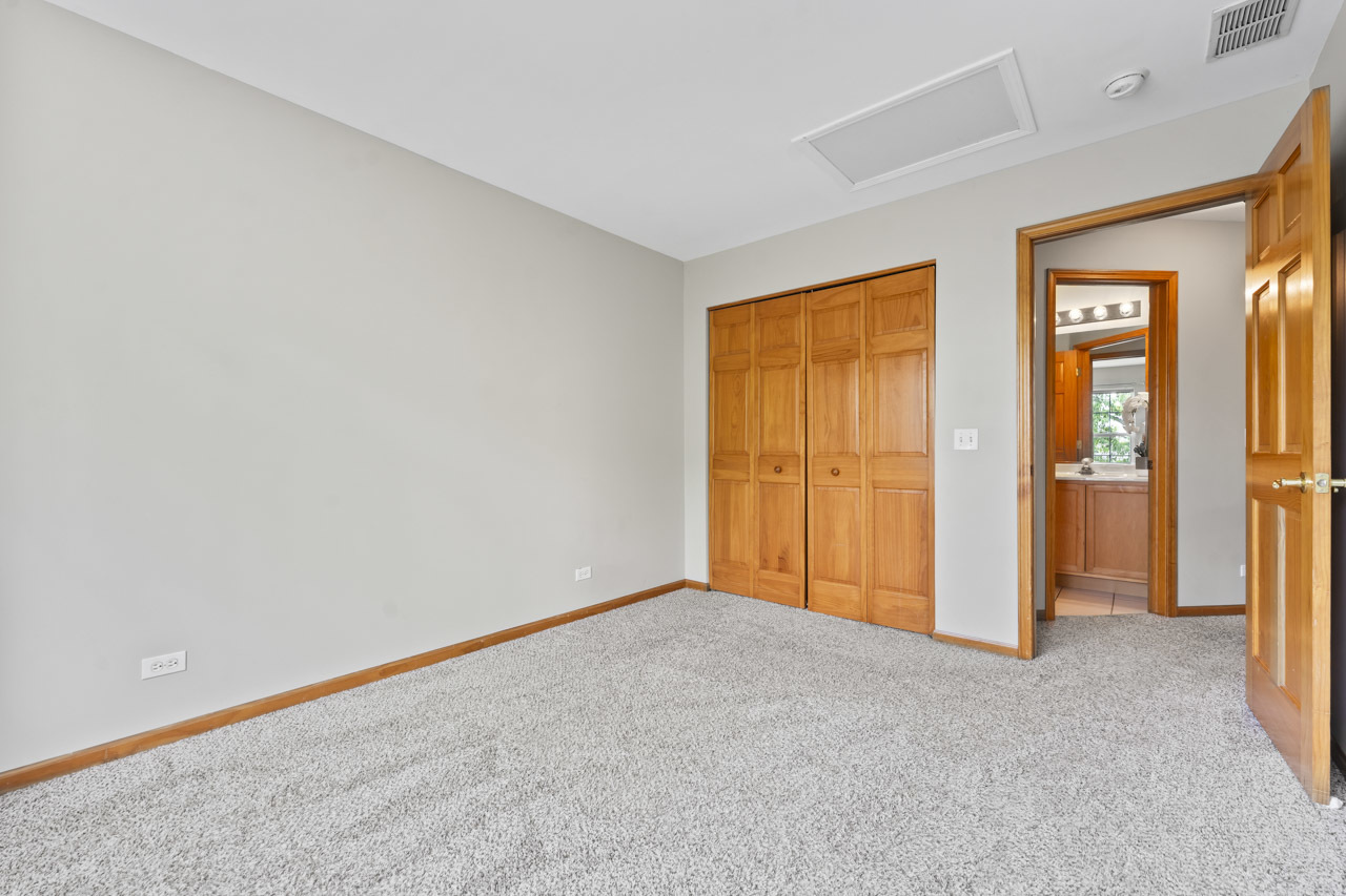 2822 Granite Court, Crystal Lake, IL 60012