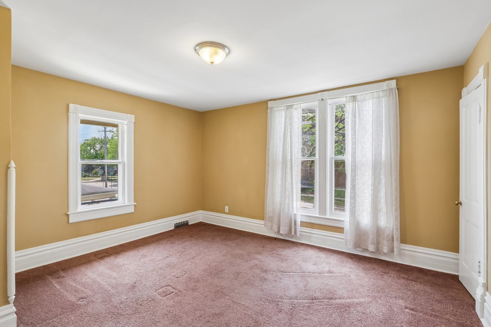 17 S Liberty Street, Elgin, IL 60120