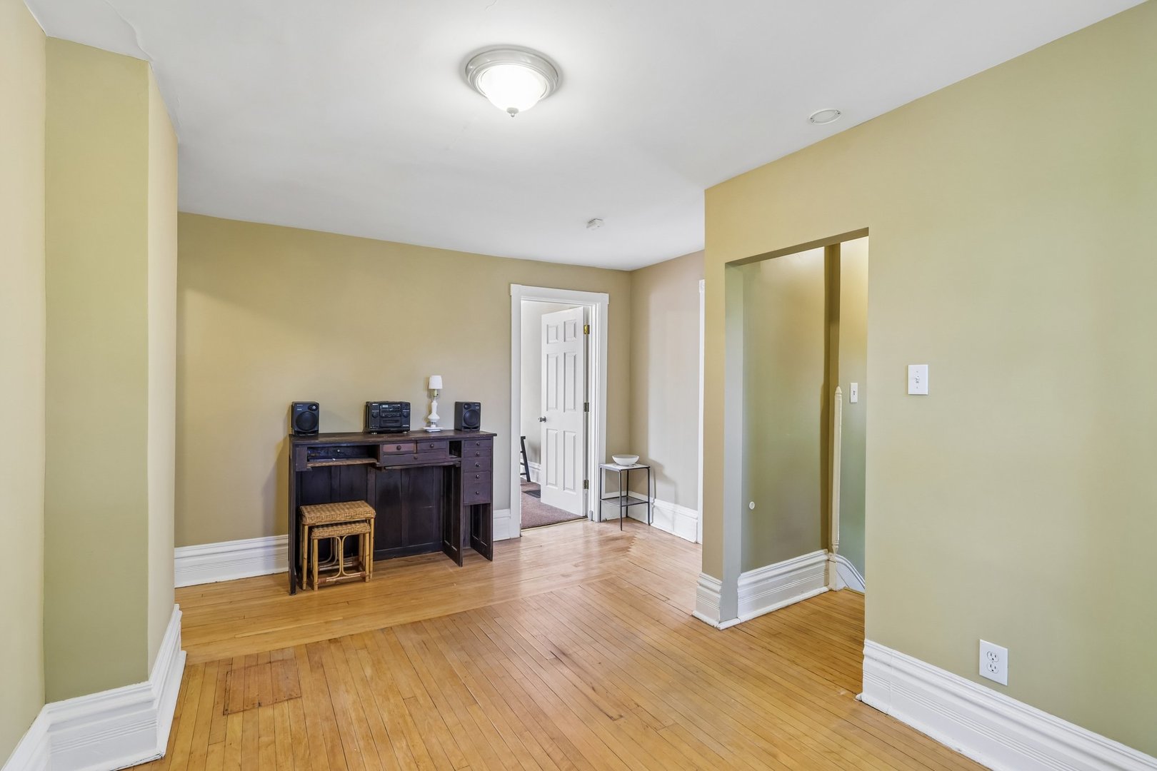 17 S Liberty Street, Elgin, IL 60120