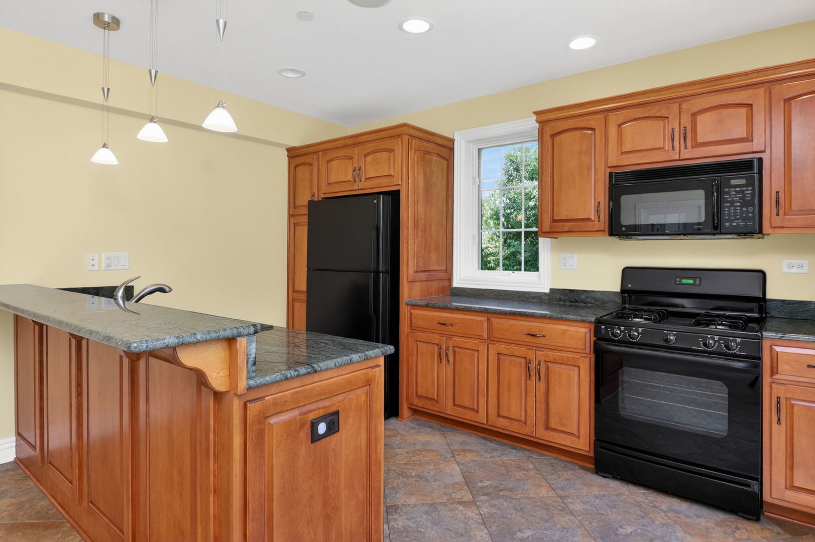 715 Marston Avenue, Glen Ellyn, IL 60137