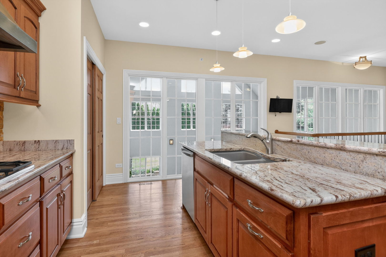 715 Marston Avenue, Glen Ellyn, IL 60137