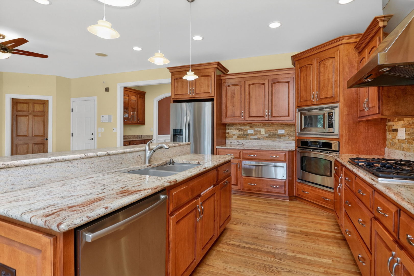 715 Marston Avenue, Glen Ellyn, IL 60137
