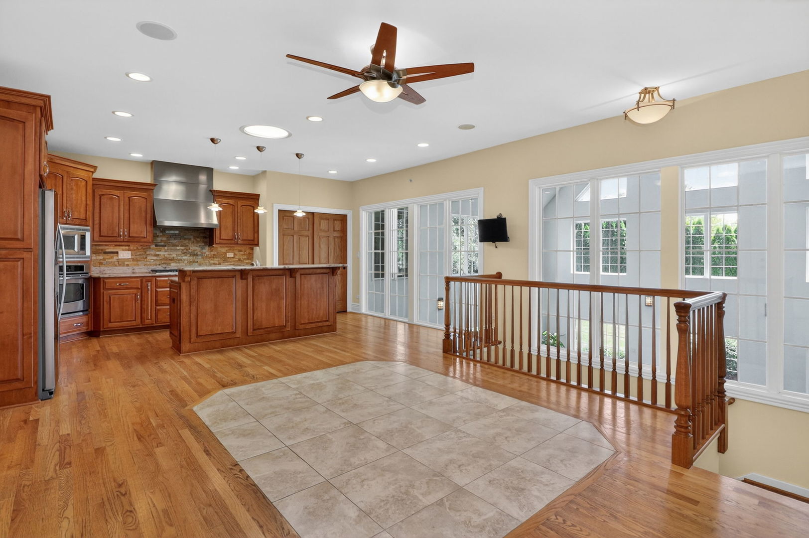 715 Marston Avenue, Glen Ellyn, IL 60137