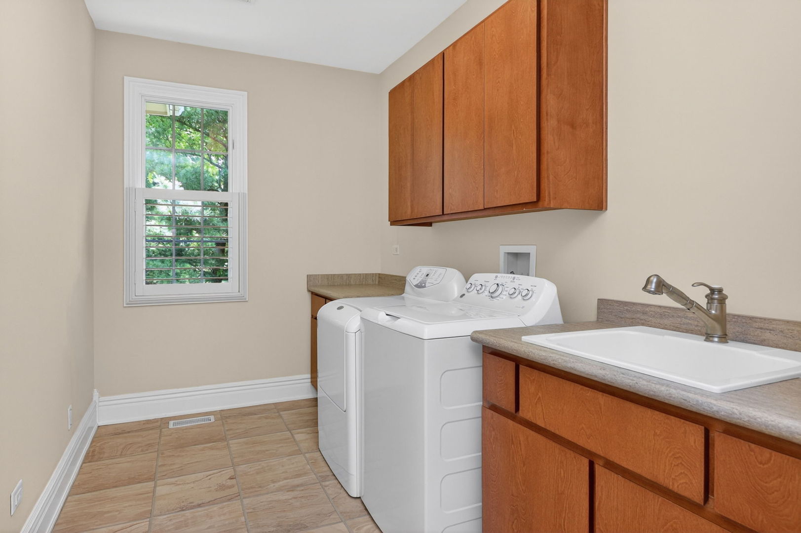 715 Marston Avenue, Glen Ellyn, IL 60137