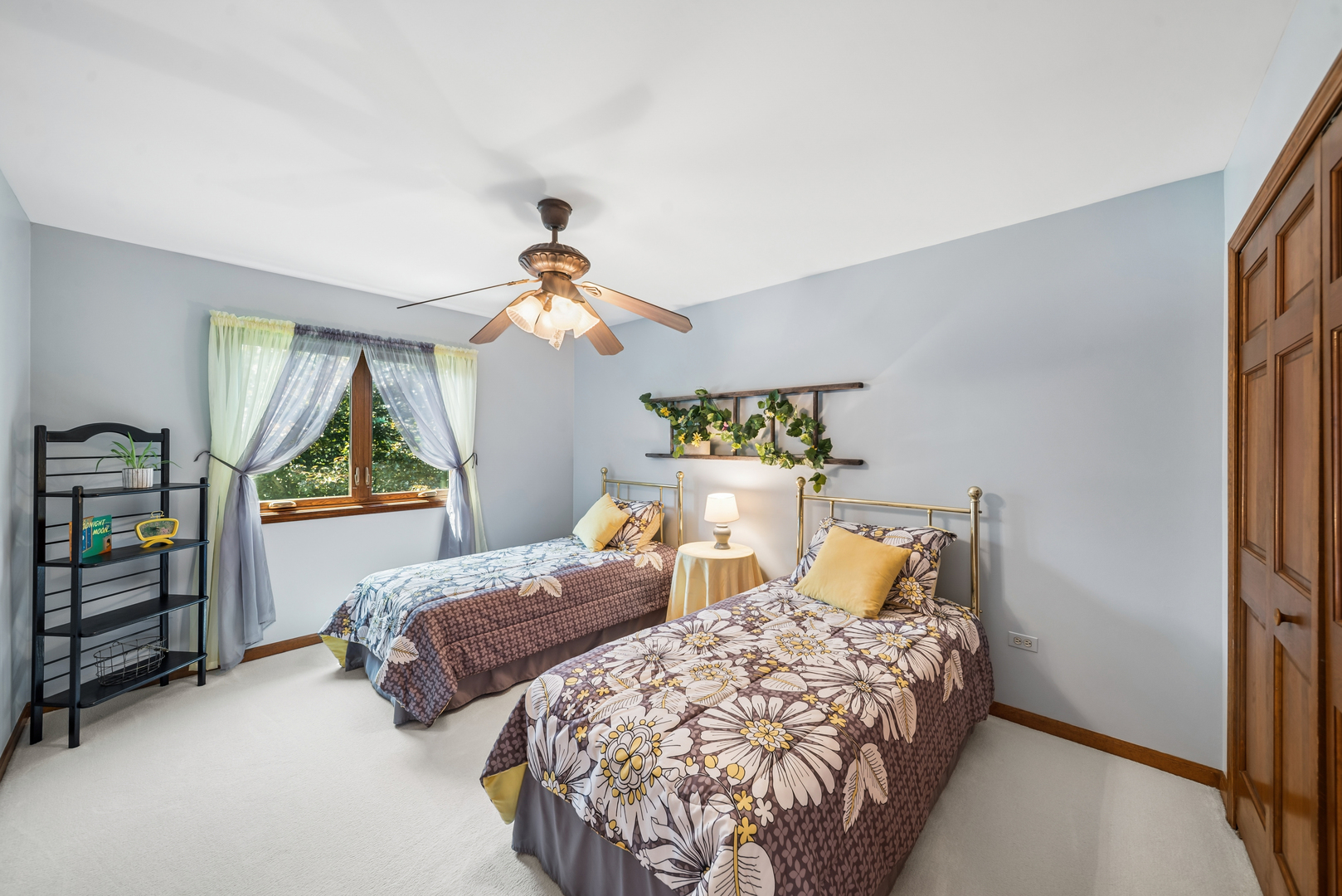 5S435 Arlington Avenue, Naperville, IL 60540
