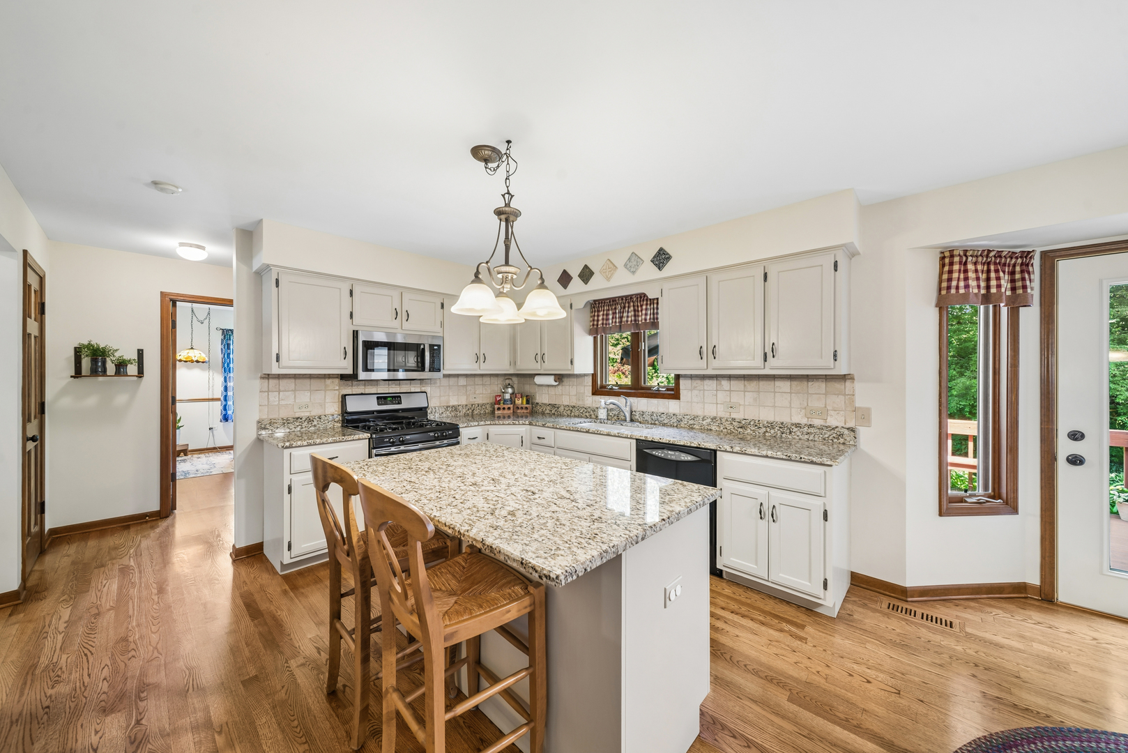 5S435 Arlington Avenue, Naperville, IL 60540