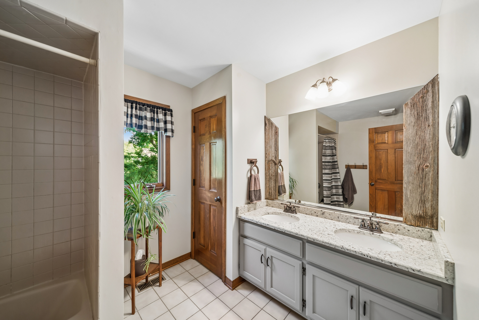 5S435 Arlington Avenue, Naperville, IL 60540