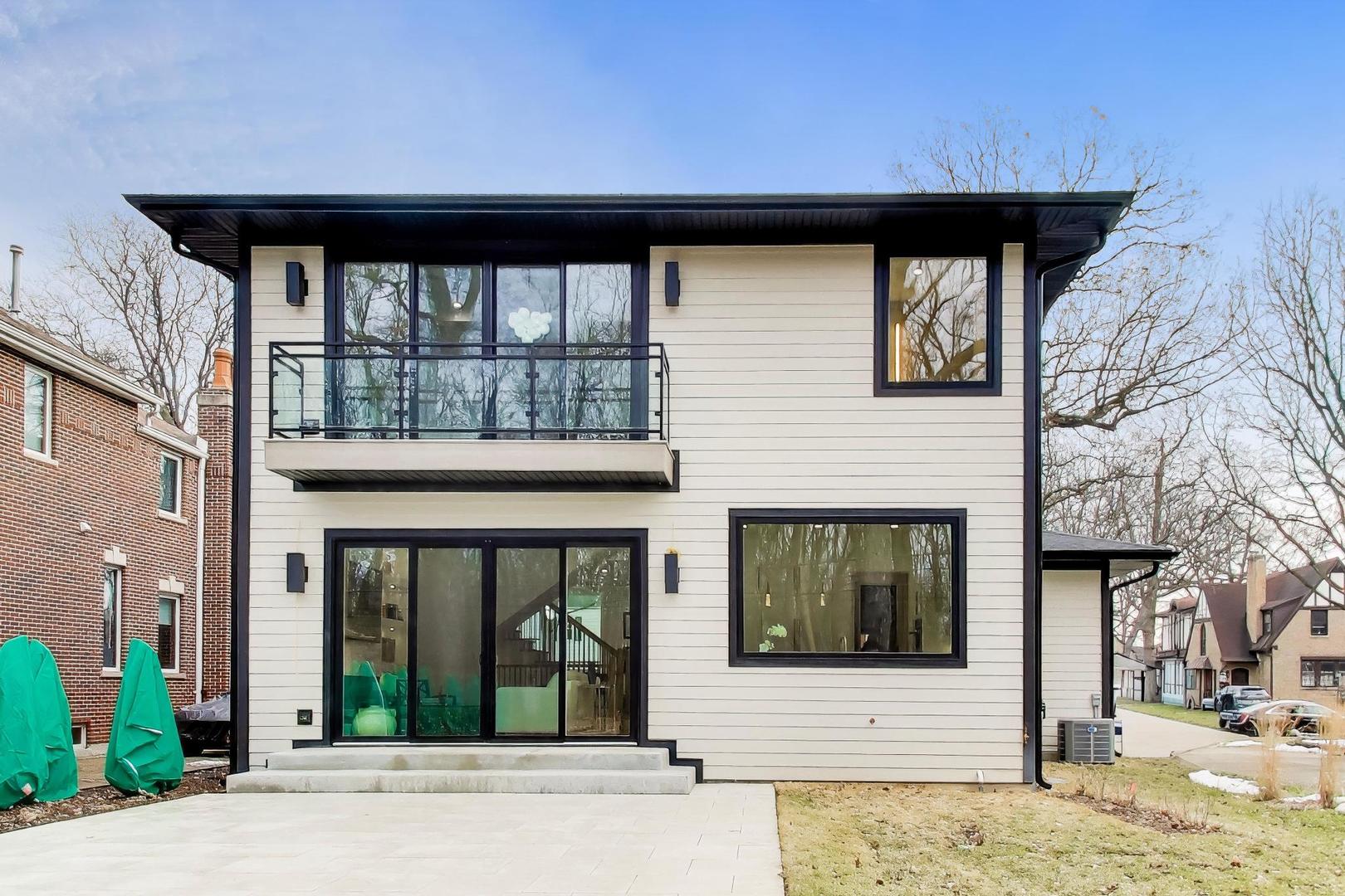 1234 S Western Avenue, Park Ridge, IL 60068