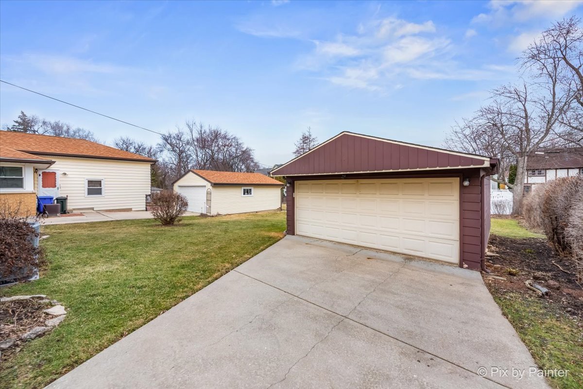361 Bryant Avenue, Glen Ellyn, IL 60137