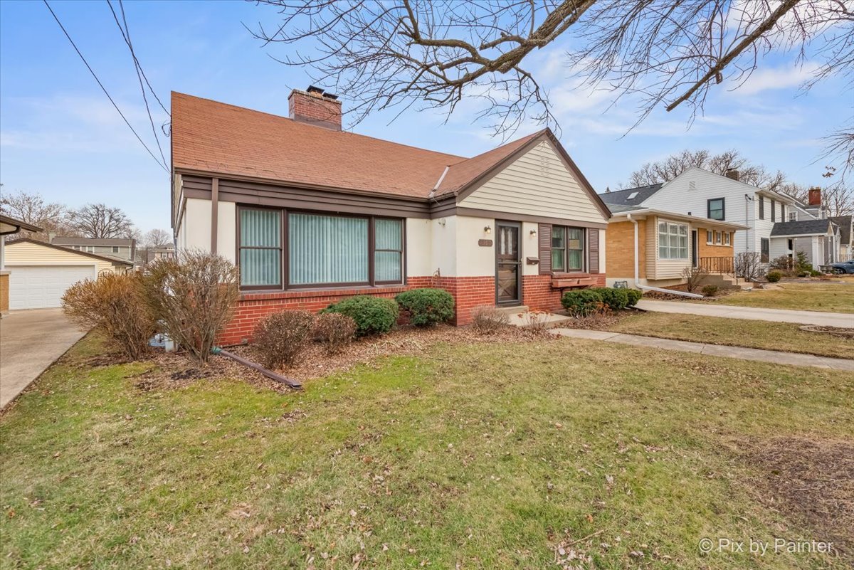 361 Bryant Avenue, Glen Ellyn, IL 60137