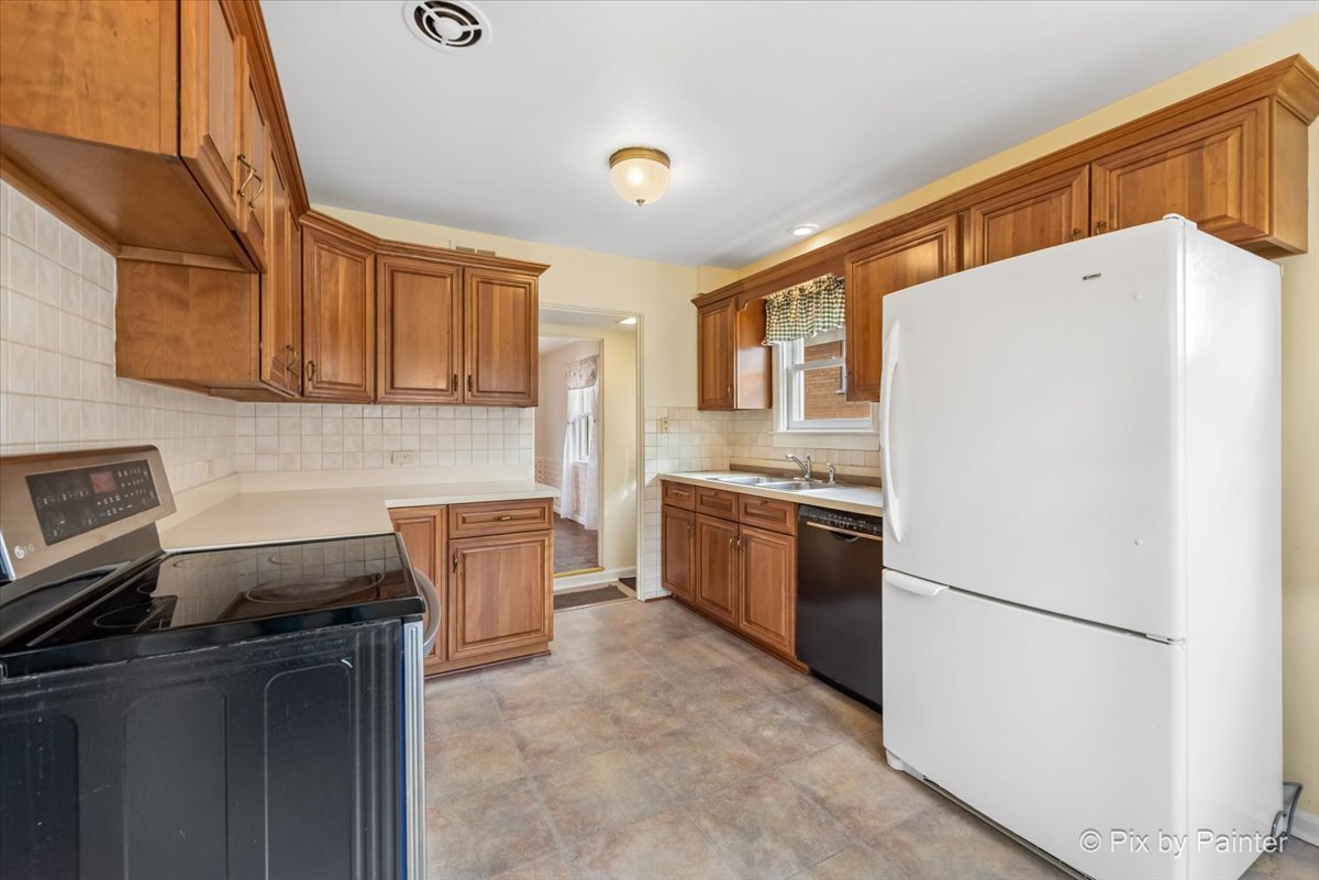 361 Bryant Avenue, Glen Ellyn, IL 60137