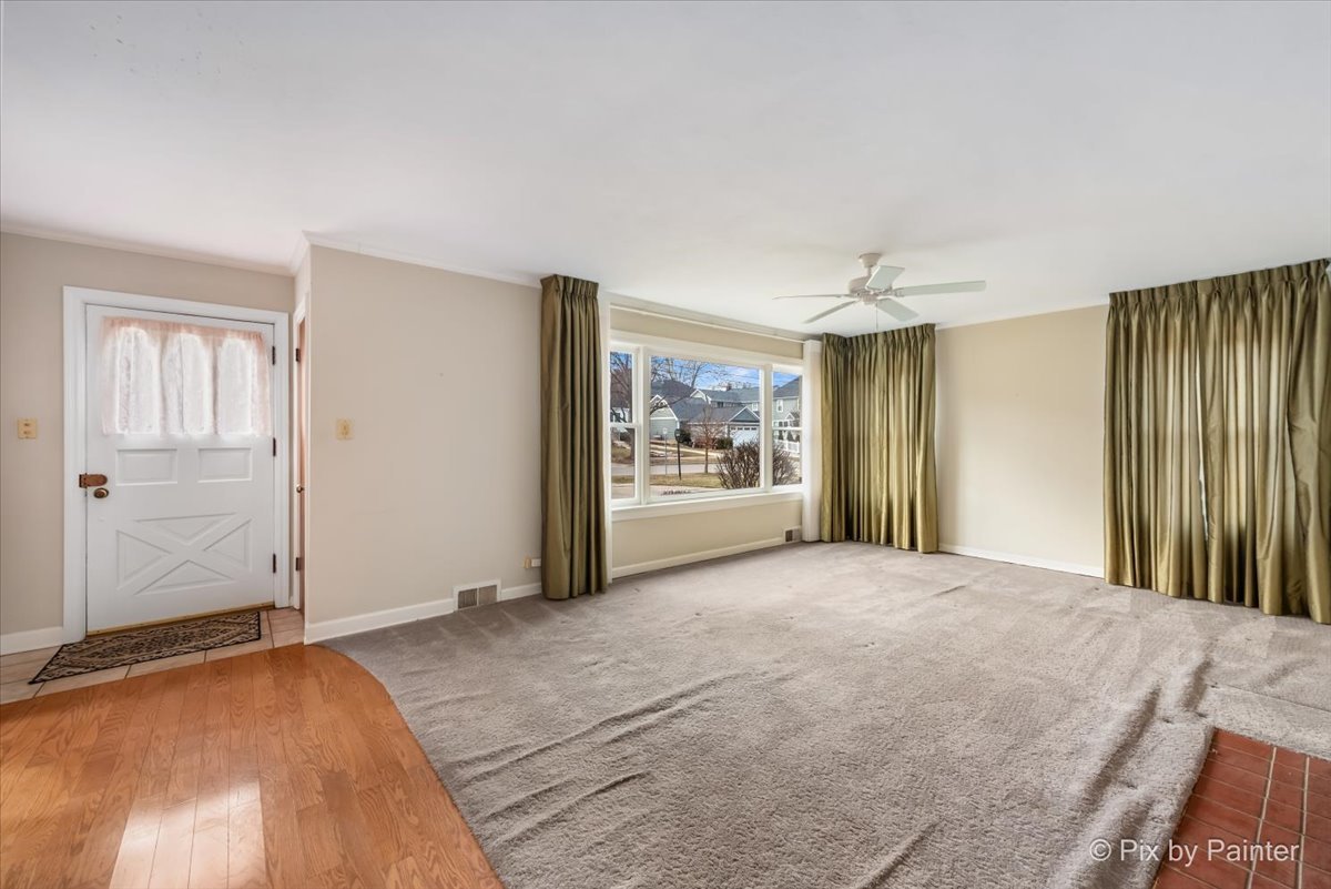 361 Bryant Avenue, Glen Ellyn, IL 60137