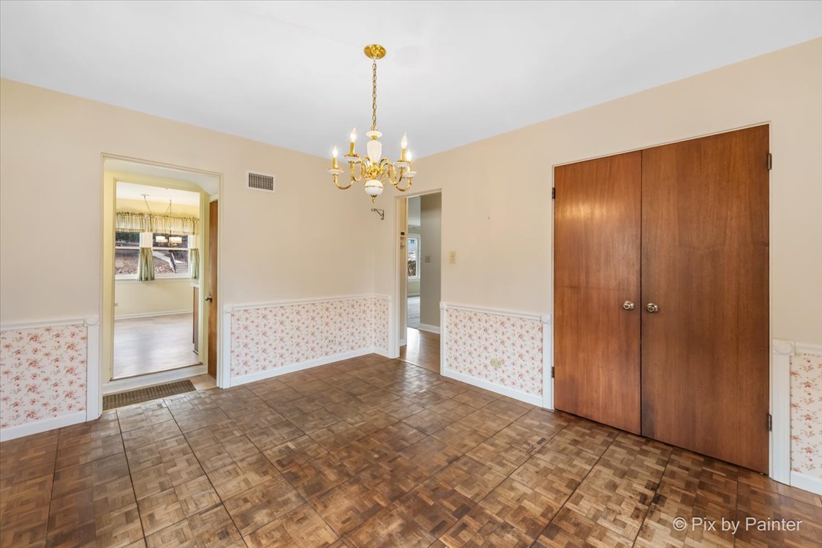 361 Bryant Avenue, Glen Ellyn, IL 60137