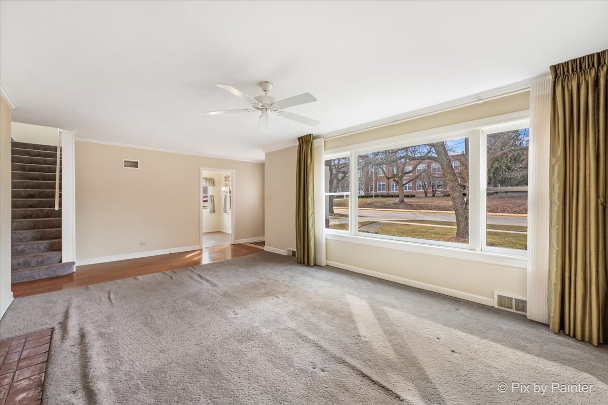 361 Bryant Avenue, Glen Ellyn, IL 60137