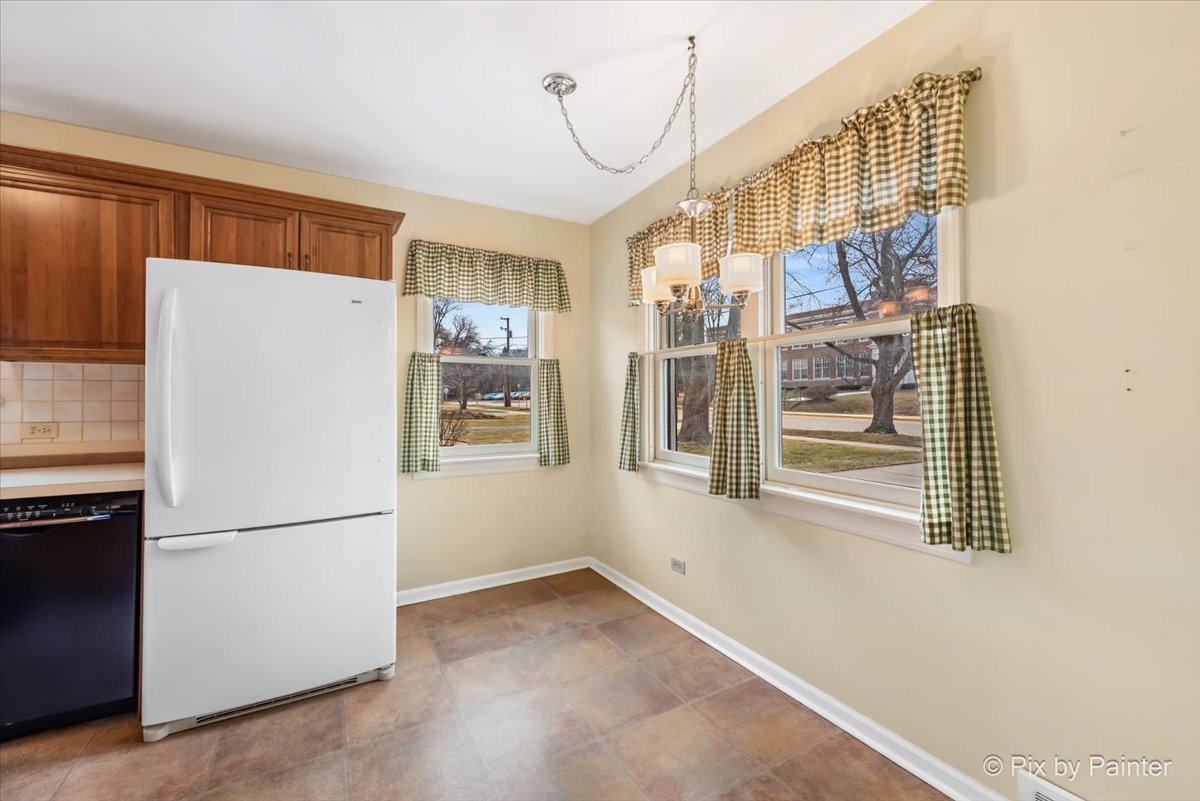361 Bryant Avenue, Glen Ellyn, IL 60137