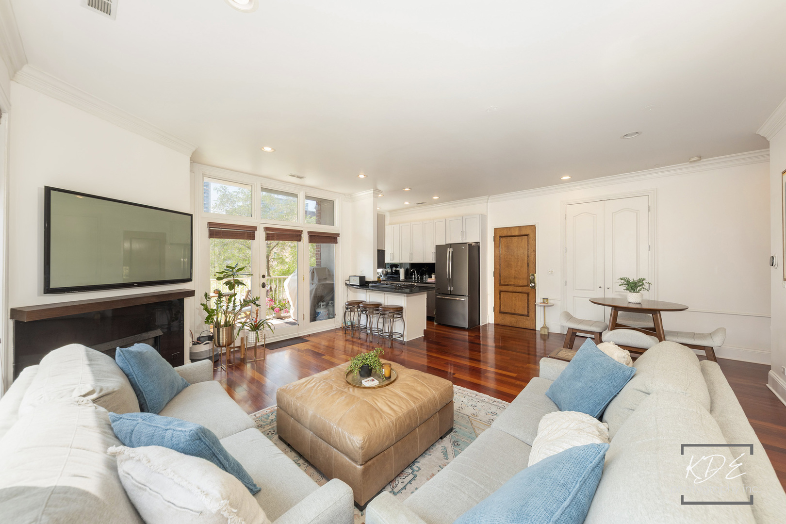 700 W Grand Avenue #3E, Chicago, IL 60654