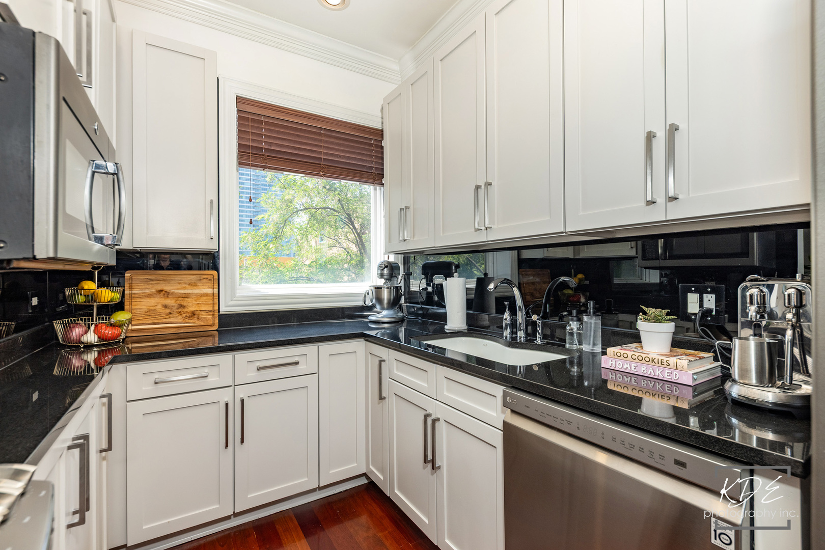 700 W Grand Avenue #3E, Chicago, IL 60654