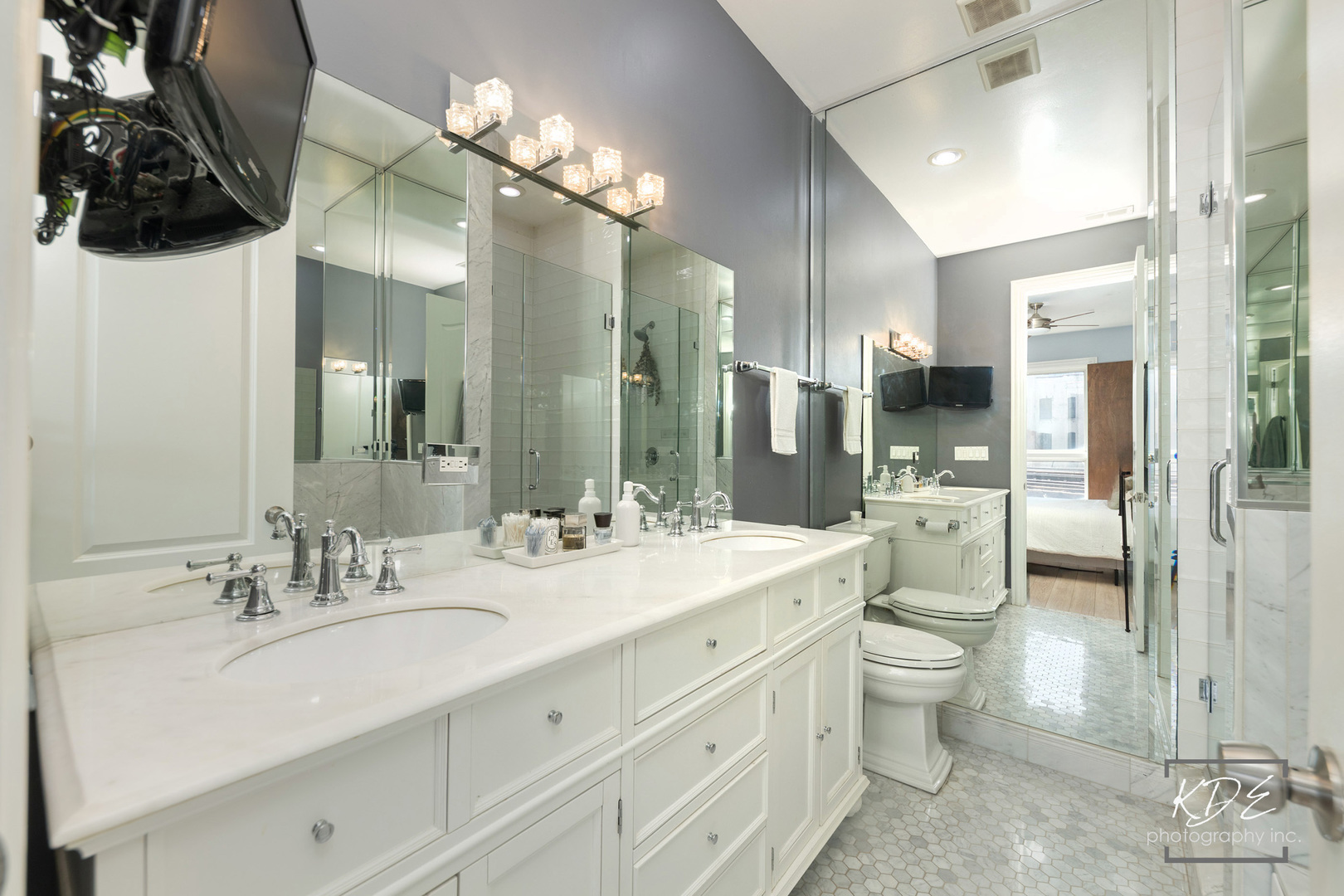 700 W Grand Avenue #3E, Chicago, IL 60654