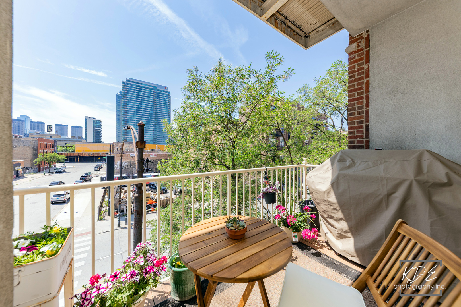 700 W Grand Avenue #3E, Chicago, IL 60654