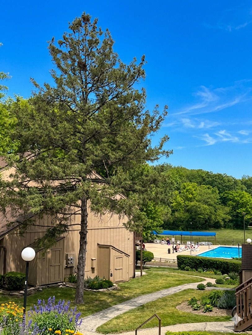44 Nassau Colony #4, Fox Lake, IL 60020