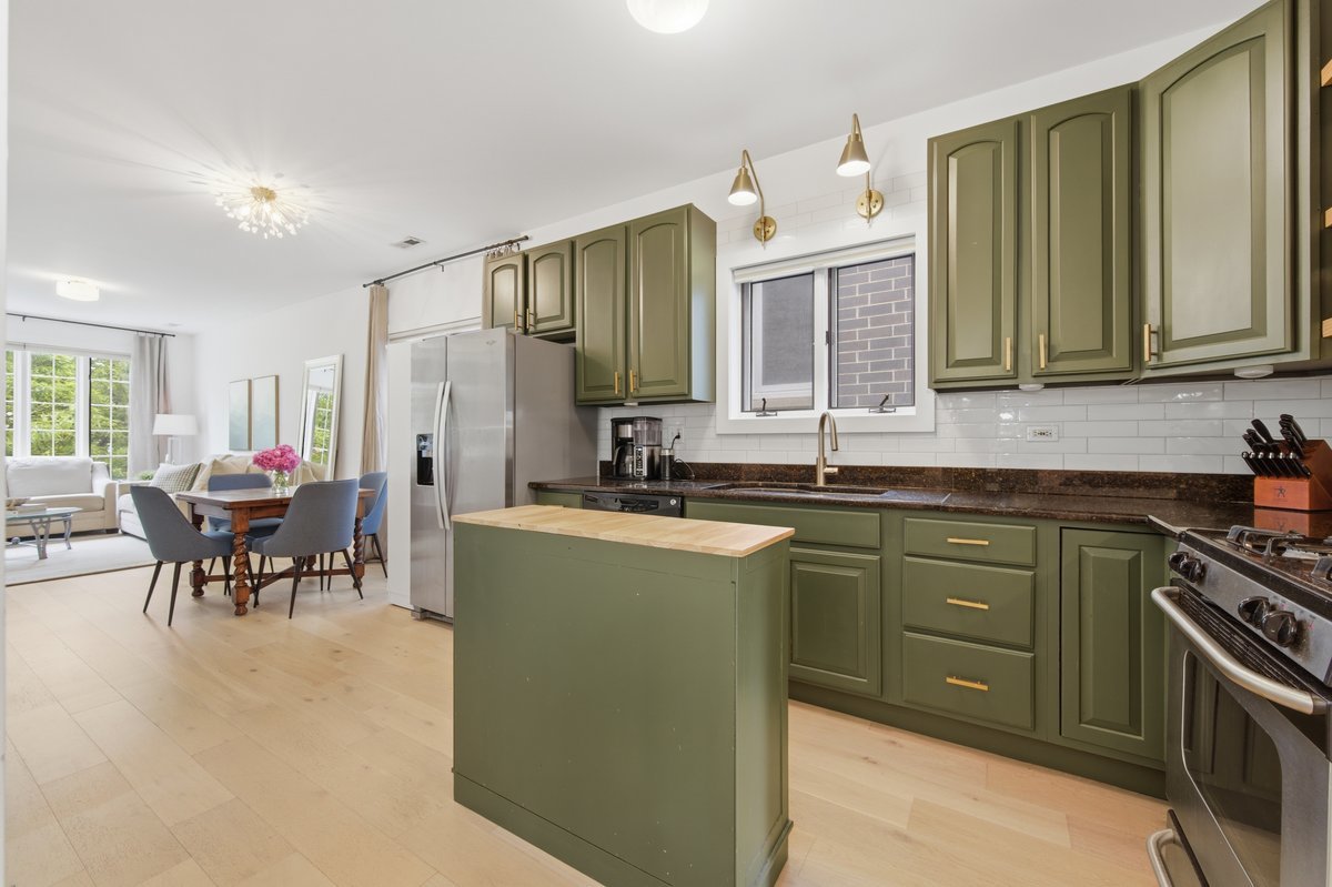 1333 N Bosworth Avenue #2, Chicago, IL 60642