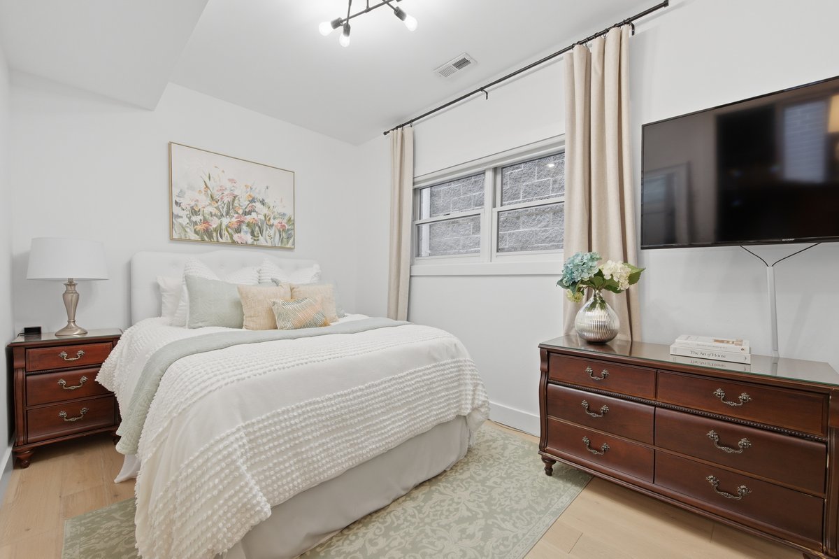 1333 N Bosworth Avenue #2, Chicago, IL 60642